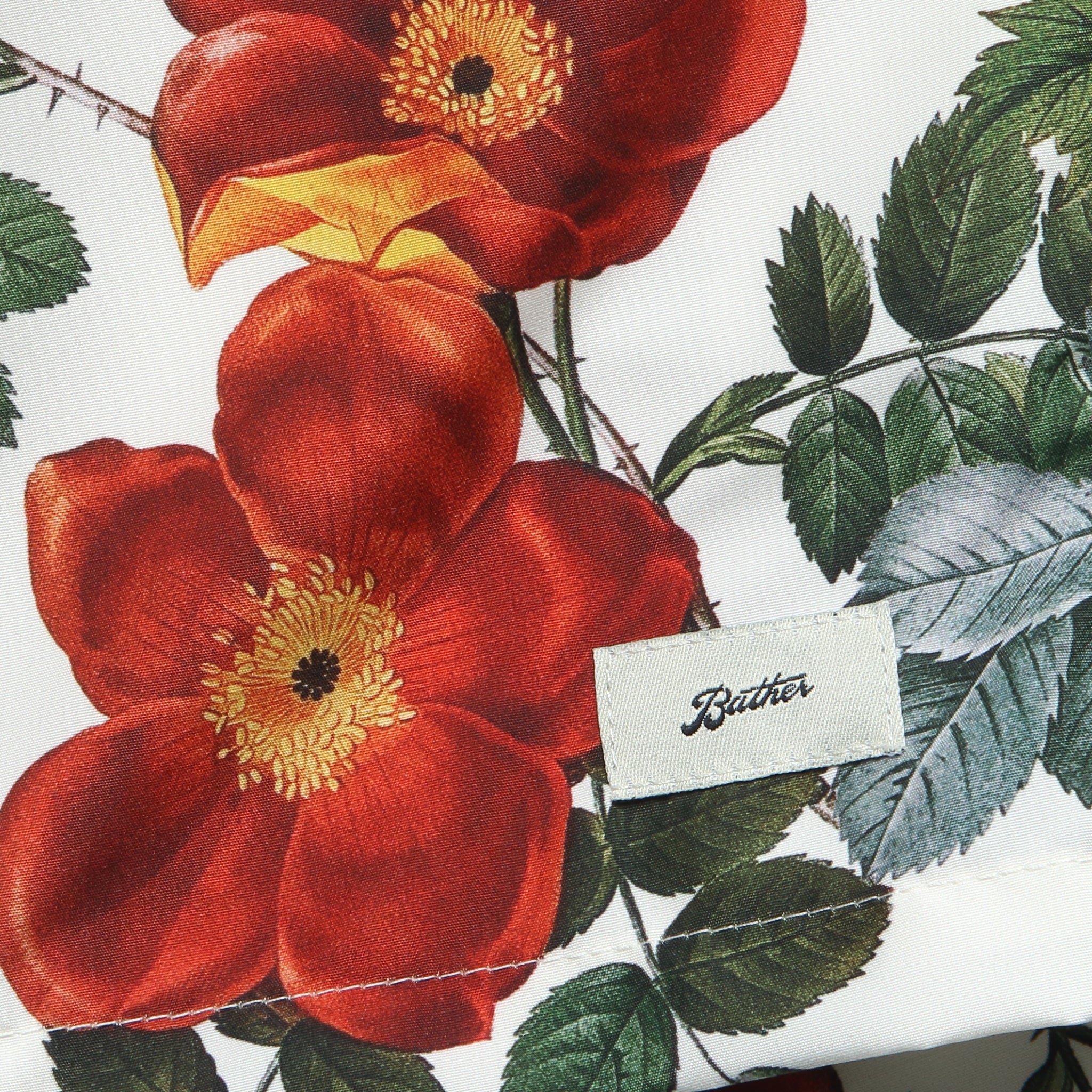 
                          5.5" Bouquet Swim Trunks - White - Bather - STAG Provisions - Shorts - Swim
                        