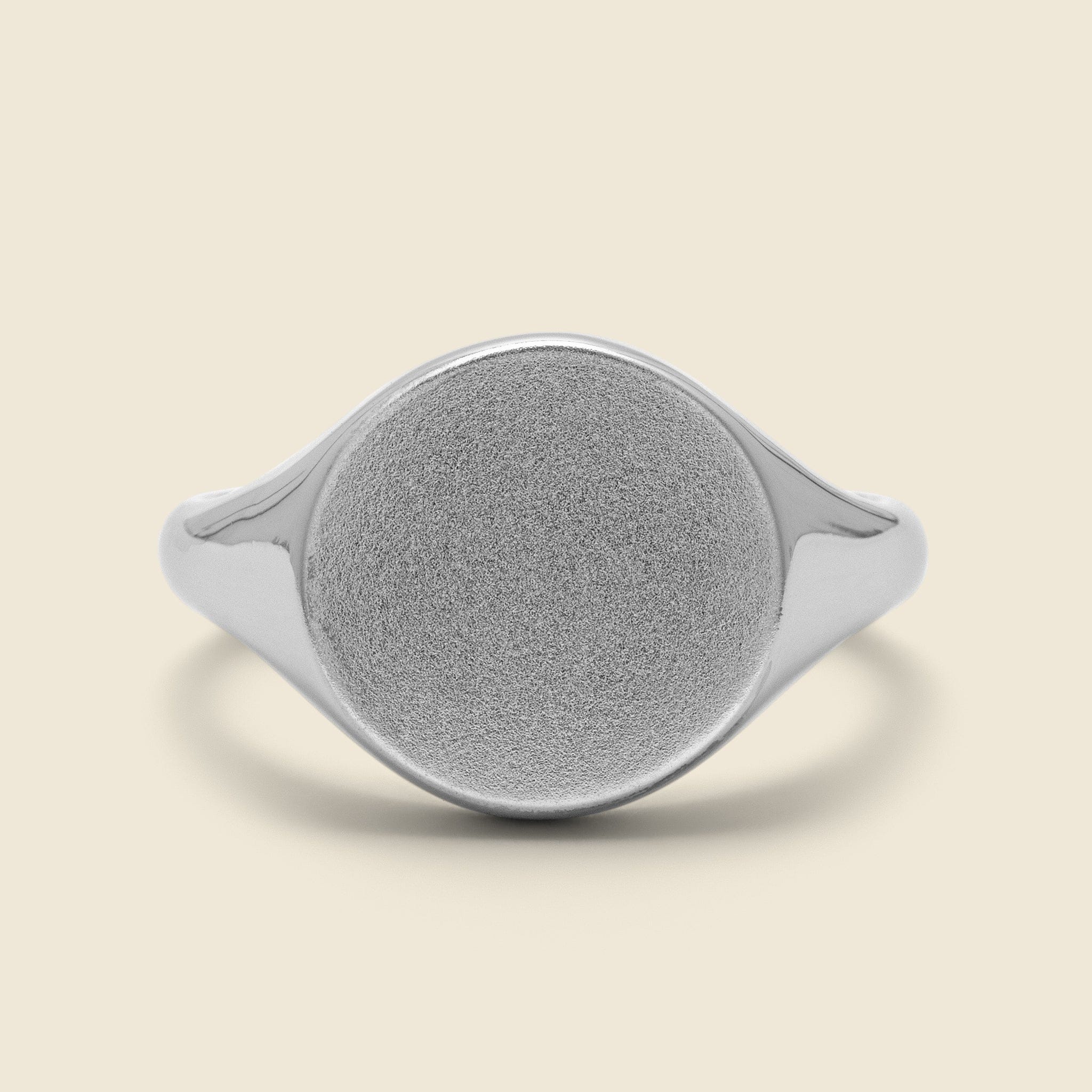 
                          Wells Signet Ring - Sterling Silver - Miansai - STAG Provisions - Accessories - Rings
                        