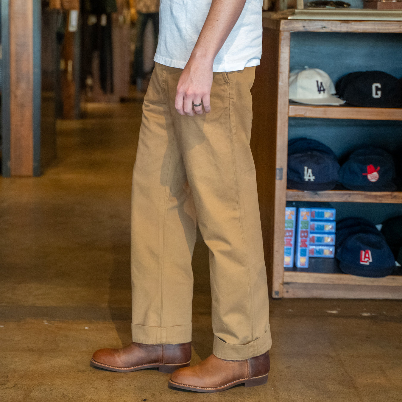 
                          Field Chino - Khaki
                        