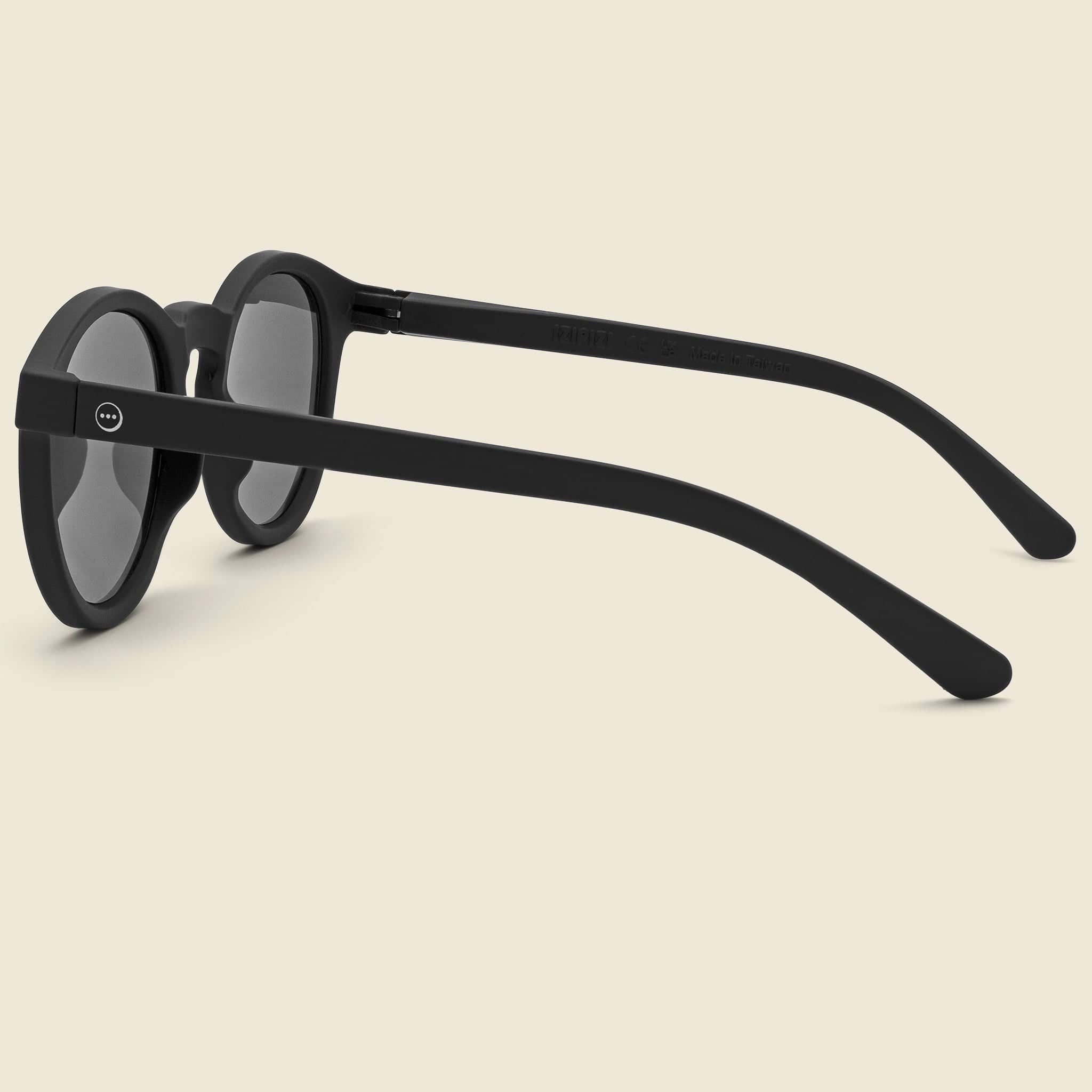 
                          The Pantos Oversize #M - Black - Izipizi - STAG Provisions - Accessories - Eyewear
                        